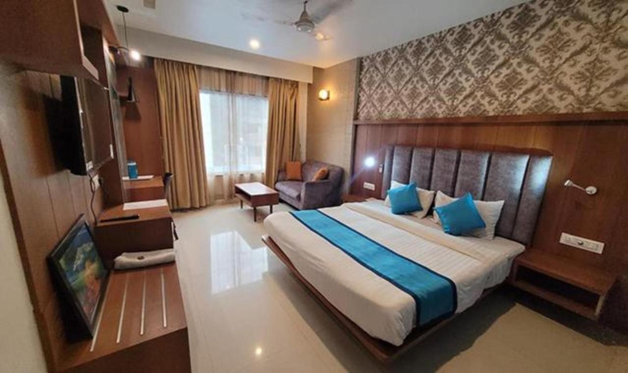 Fabhotel Prime Sapphire Regency Vadodara Extérieur photo