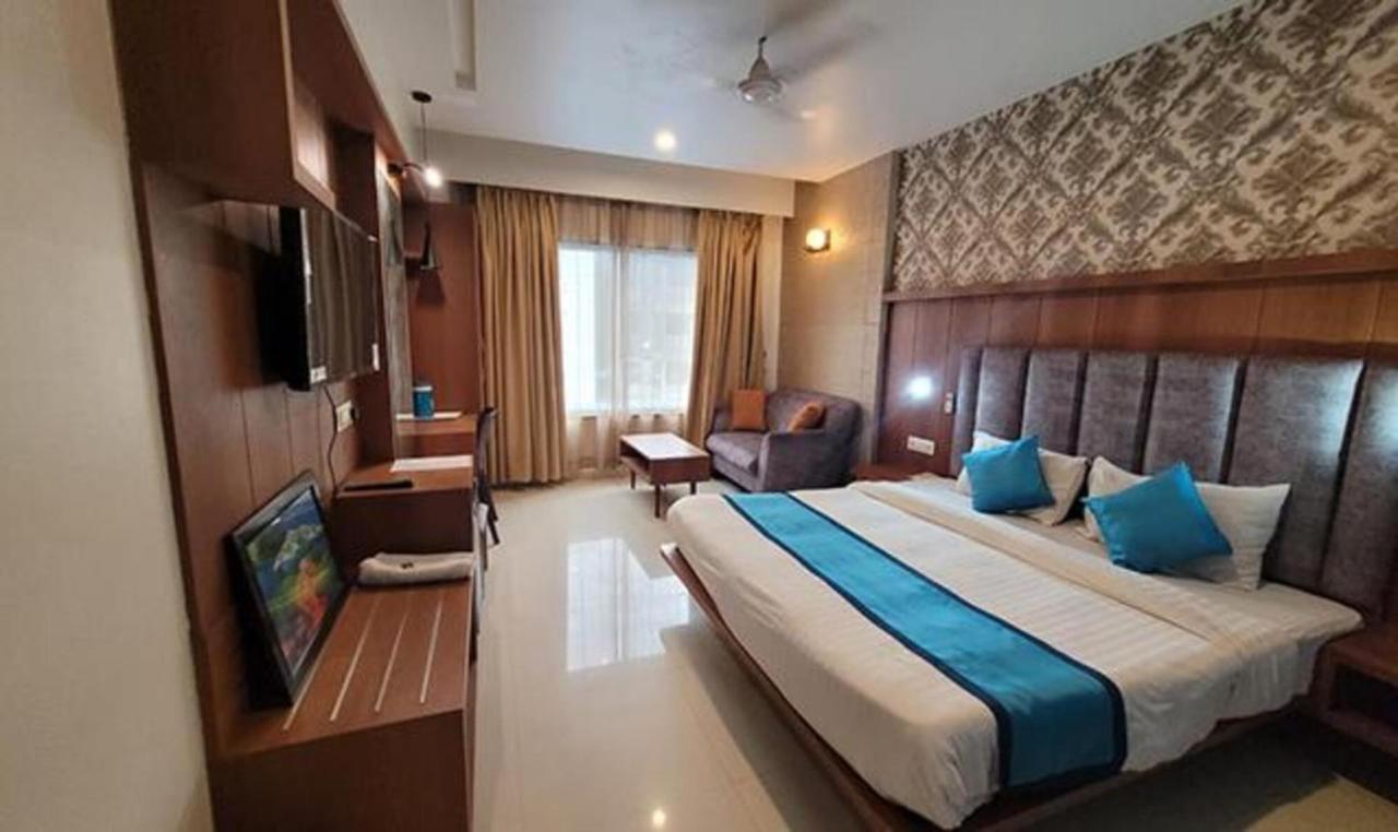 Fabhotel Prime Sapphire Regency Vadodara Extérieur photo
